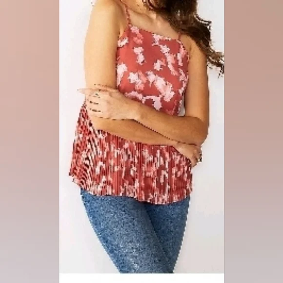 Womans Small, pleated cami. Nine West. NWT - Picture 5 of 6